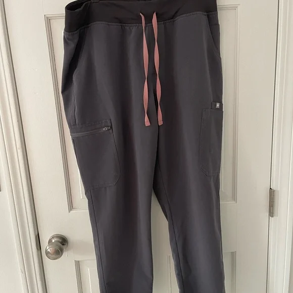 Set of 2 Figs scrub pants XL petite - Picture 5 of 7